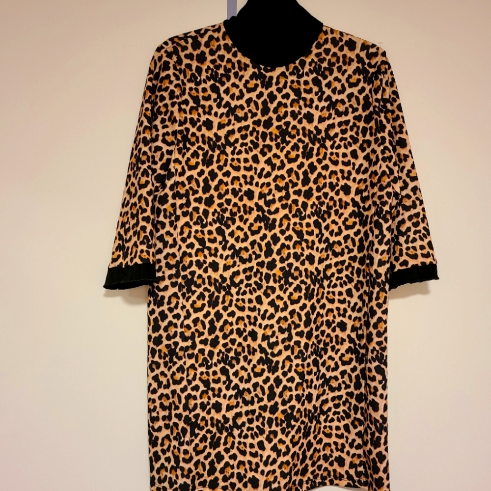 Cute ZARA  leopard dress!